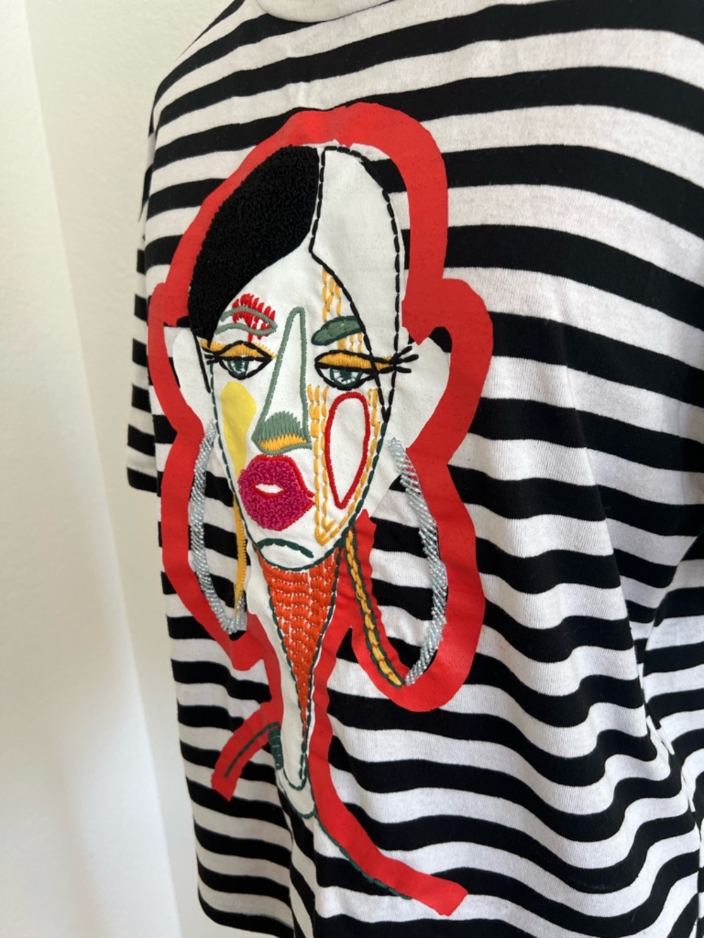 Zara Black & White Striped Tee with Red Abstract Graphic Tee Small - Picture 4 of 8